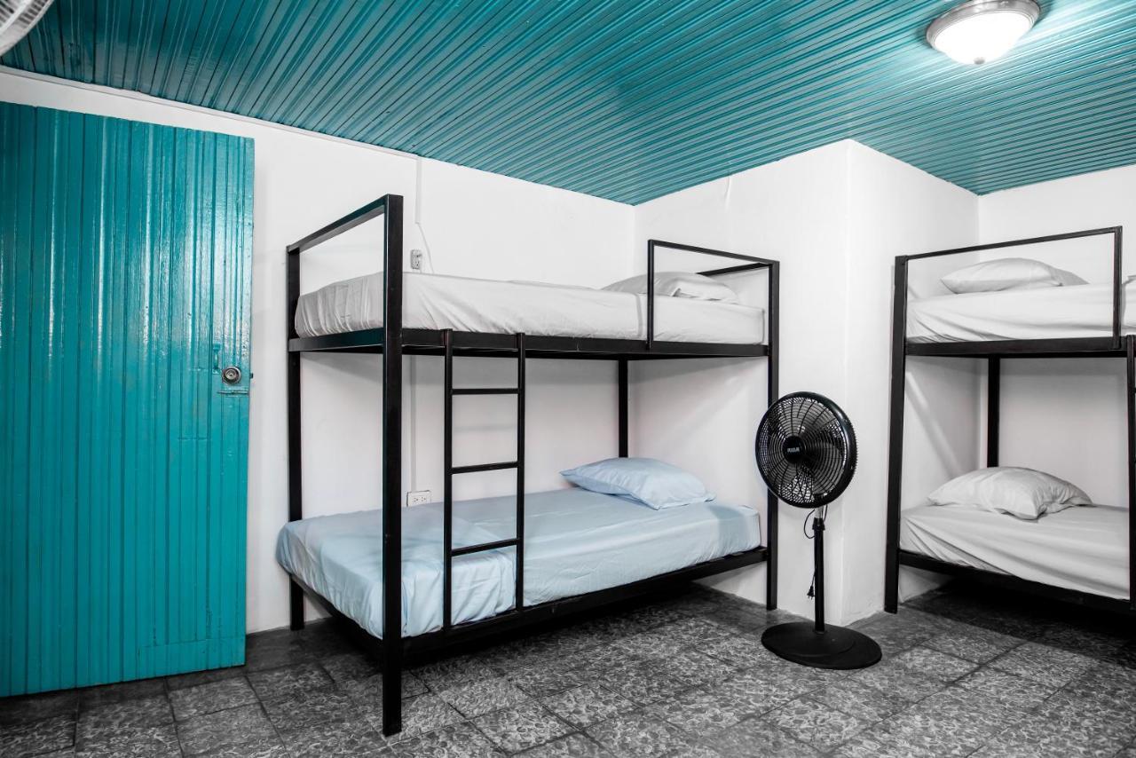 Hostal Victoria *