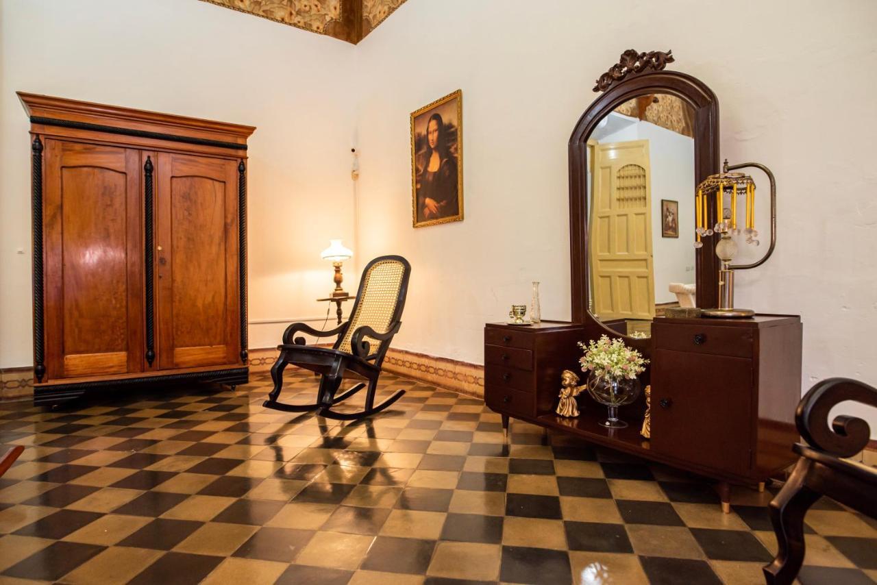 Hostal Victoria *