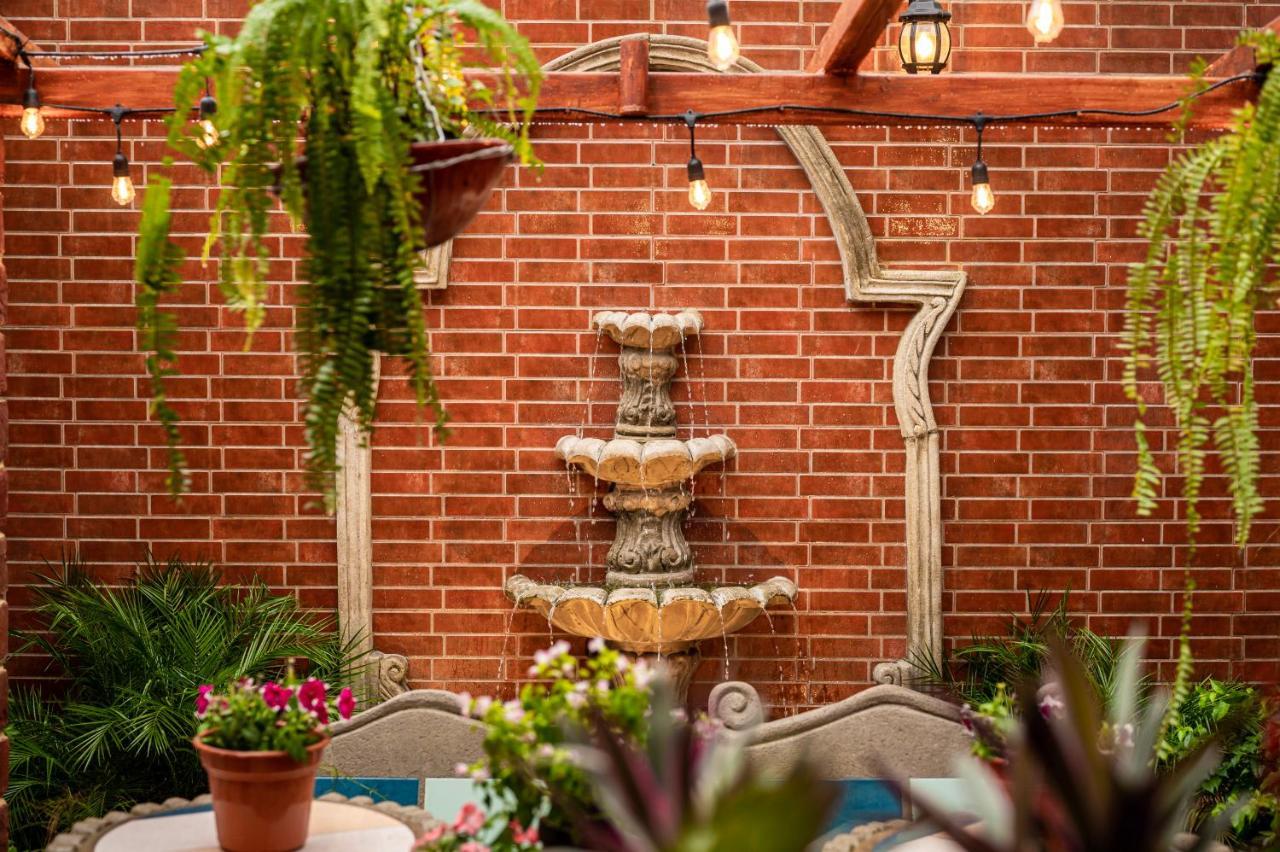Victoria Hostal *