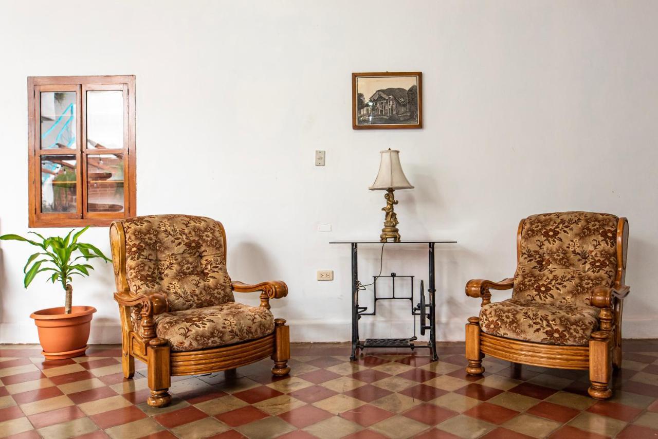 Victoria Hostal Granada