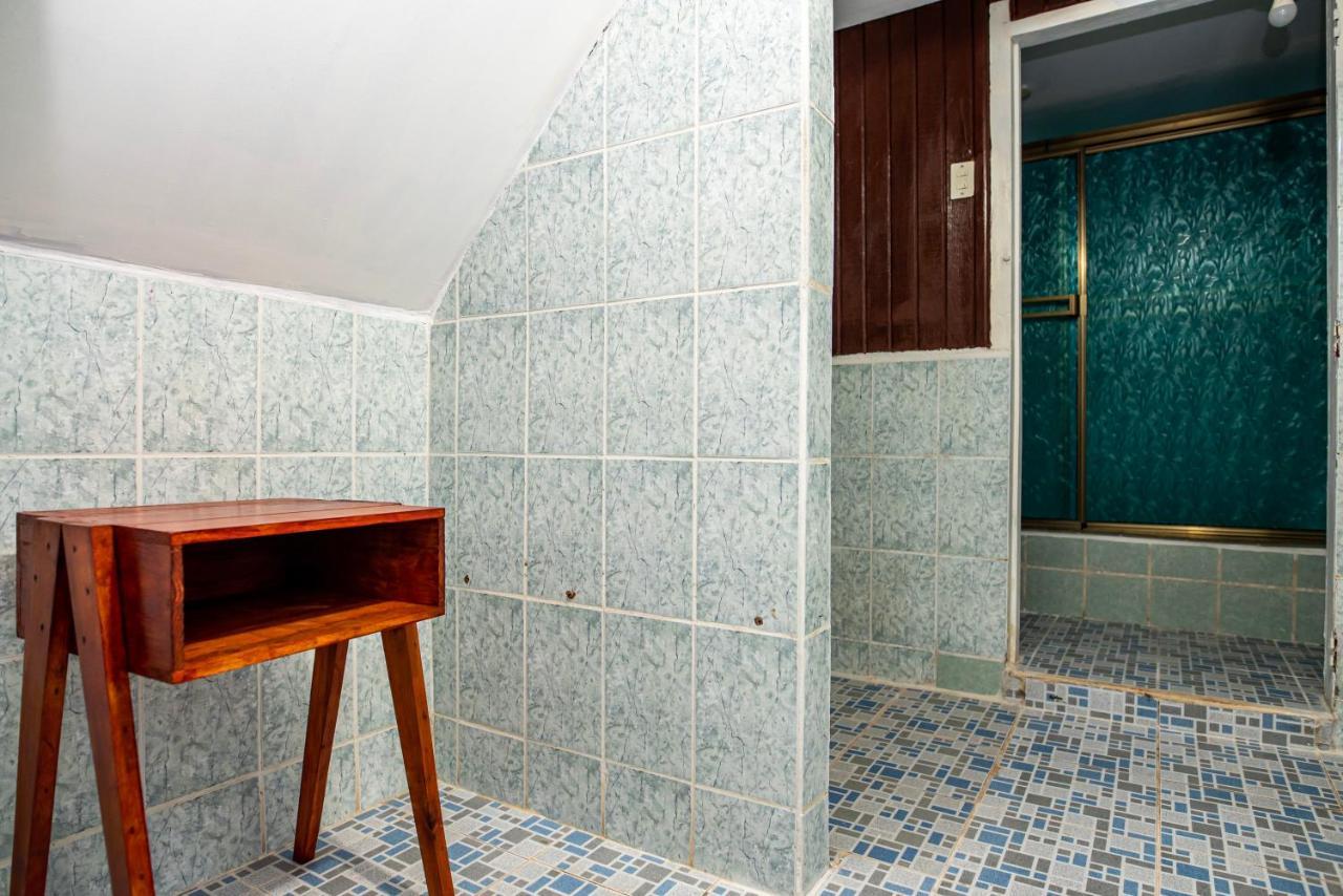 Victoria Hostal *