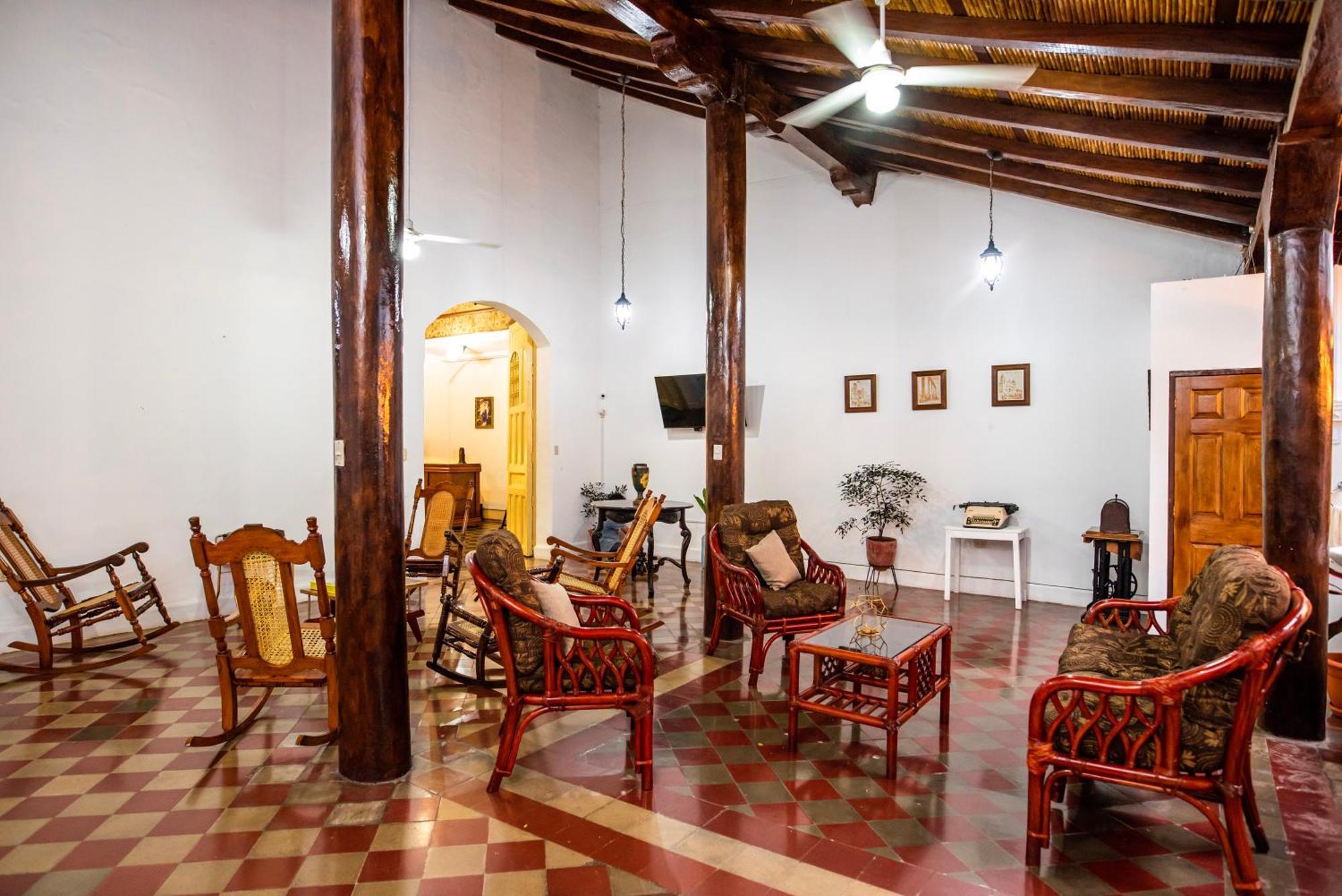 Victoria Granada