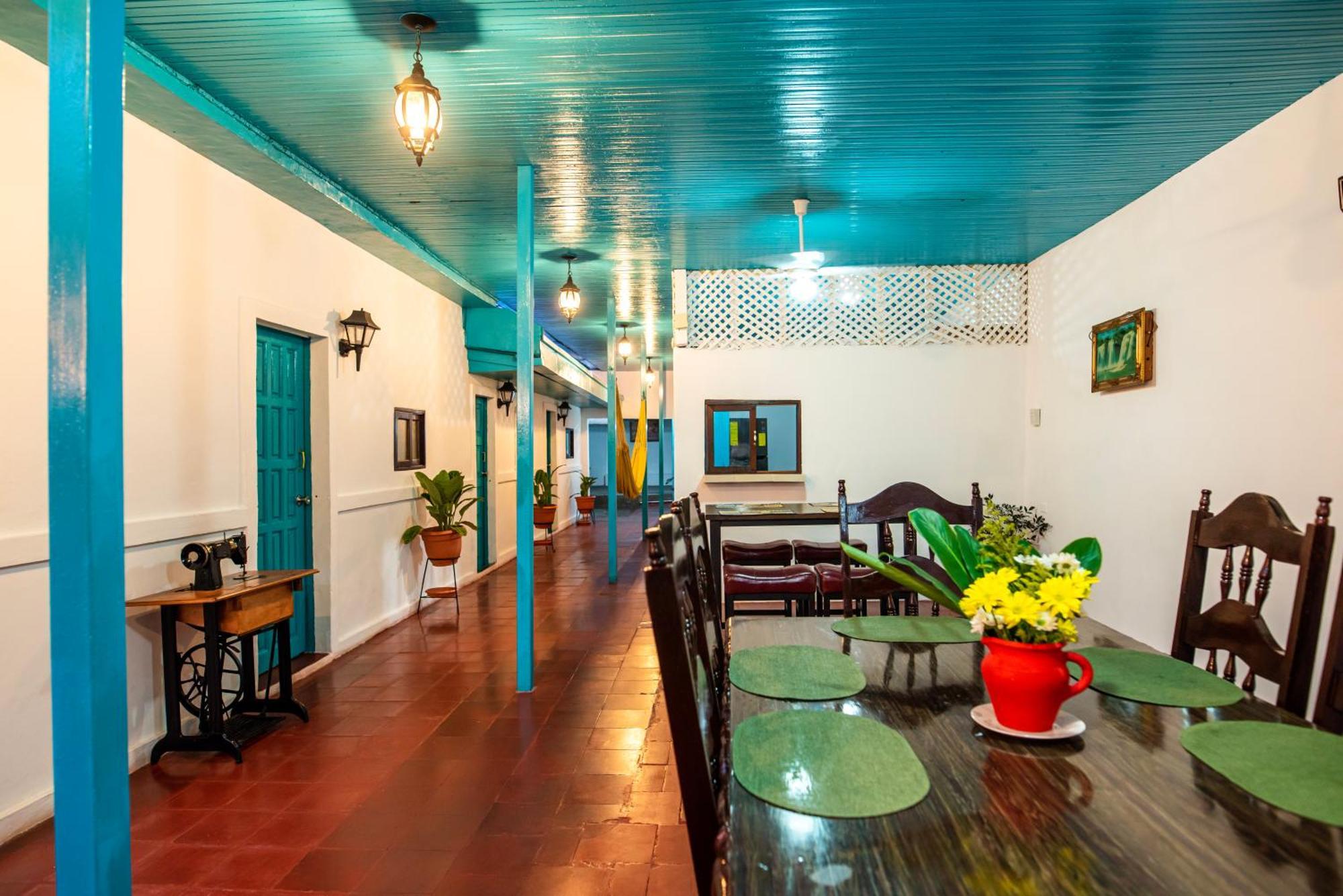 Victoria Hostal Granada